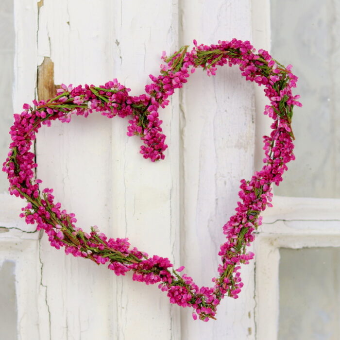 DIY – Kranz aus Erika / Heidekraut in Herzform binden – süße Herbstdeko