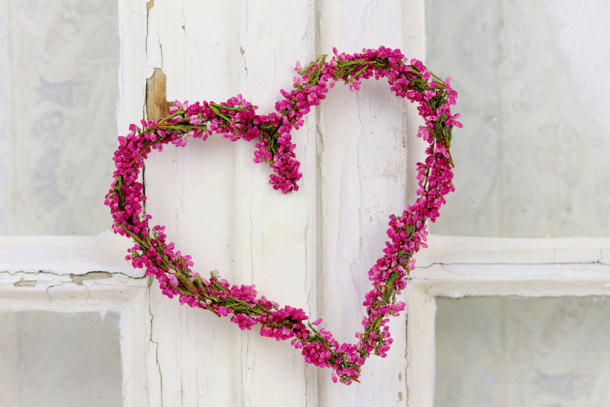DIY Kranz in Herzform aus Erika / Heidekraut