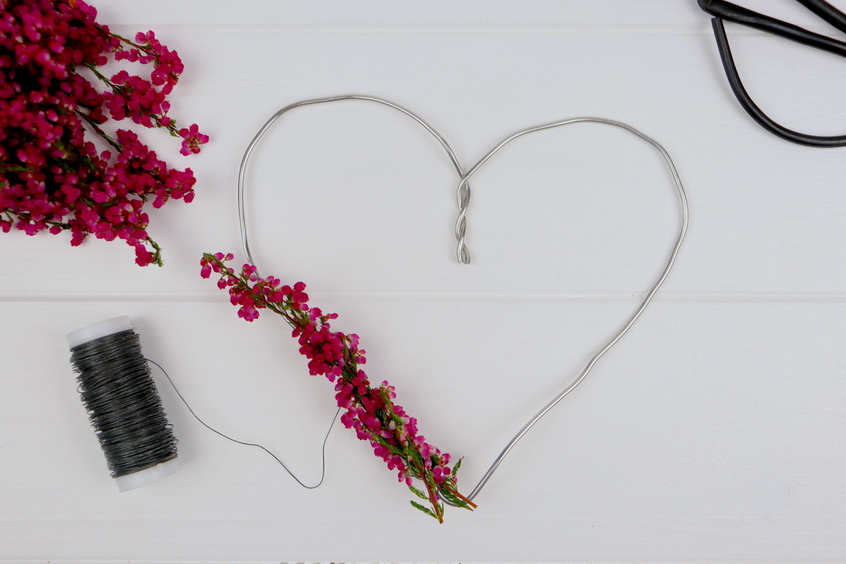 DIY Kranz in Herzform aus Erika / Heidekraut