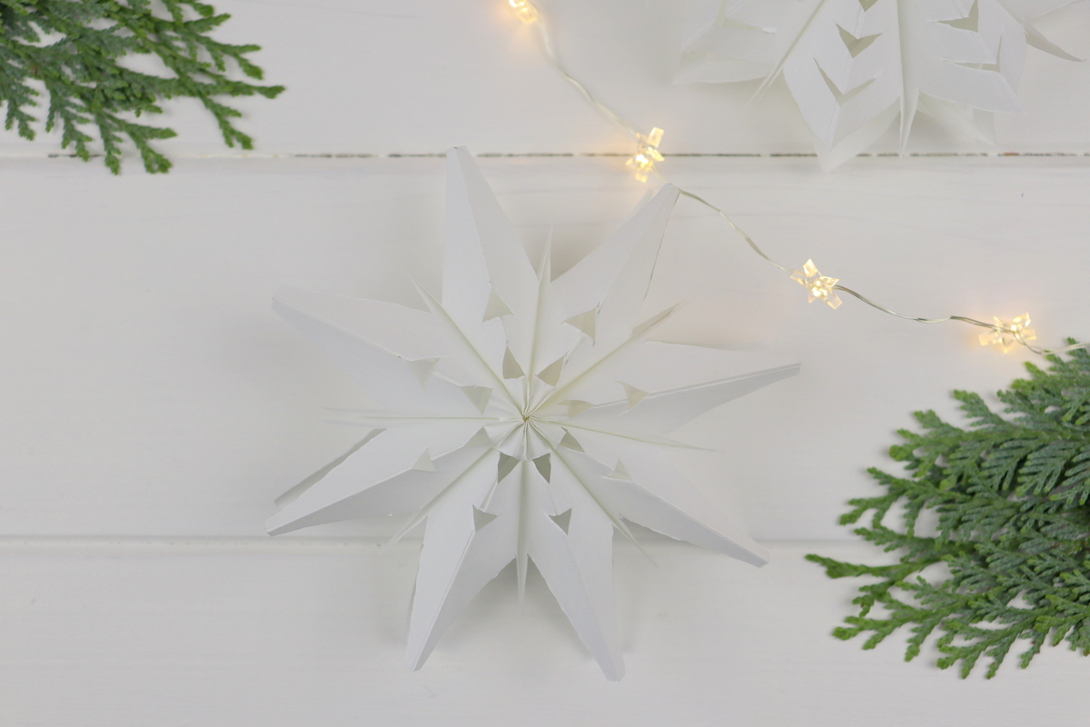 DIY - selbstgemachte mini 3D Sterne aus Papier / Brotütensterne