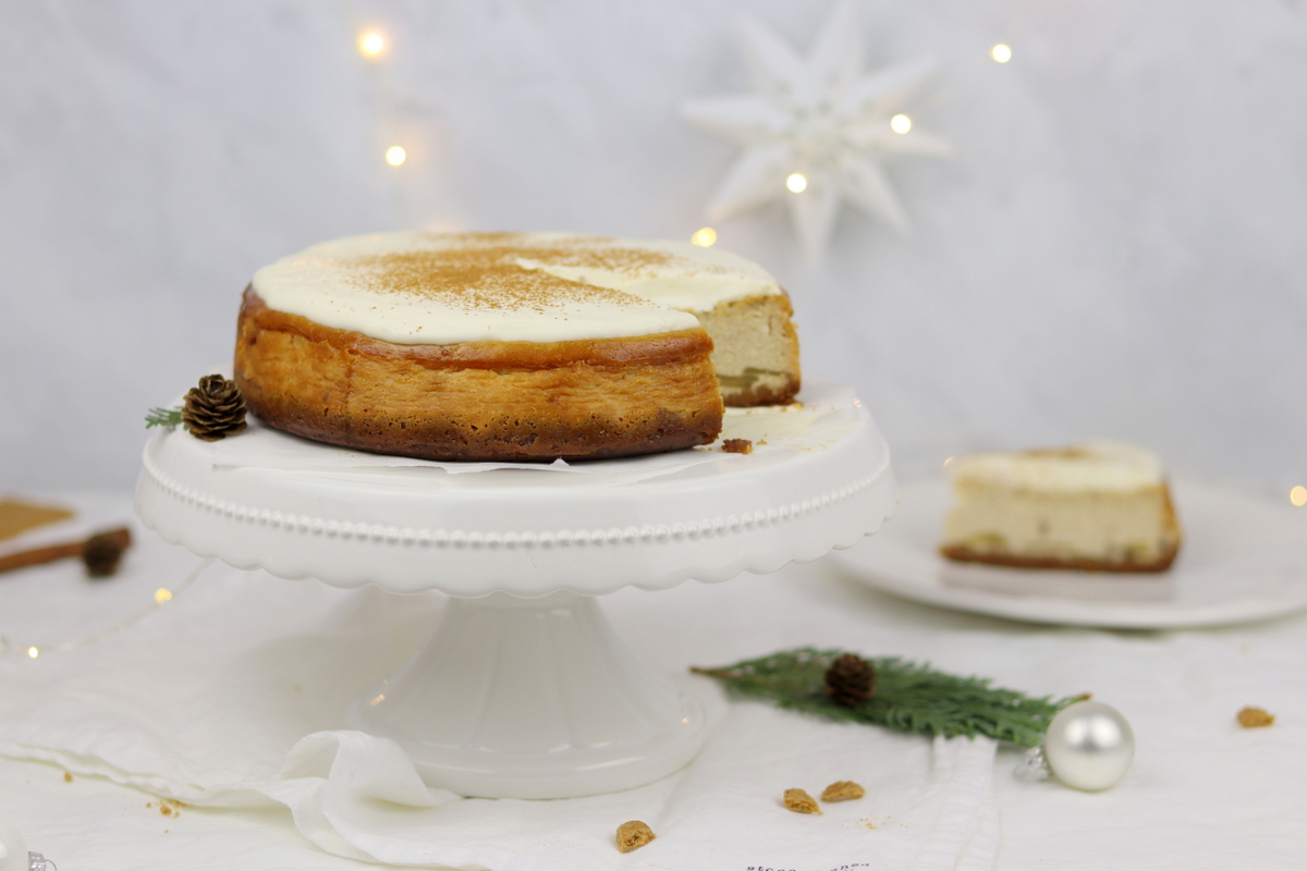 Rezept Kuchen: weihnachtlicher Apfel-Zimt-Cheesecake mit Spekulatiusboden