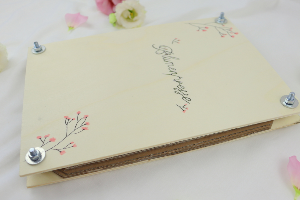 DIY selbstgebaute Blumenpresse aus Holz