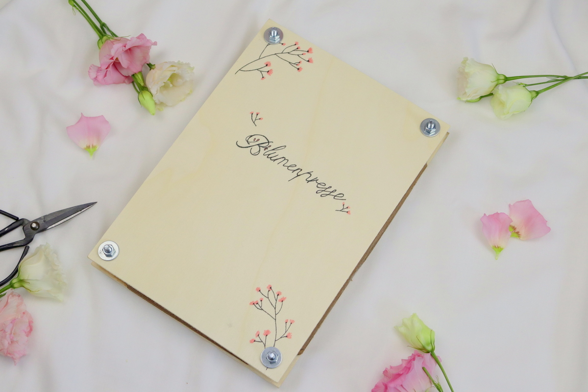 DIY selbstgebaute Blumenpresse aus Holz