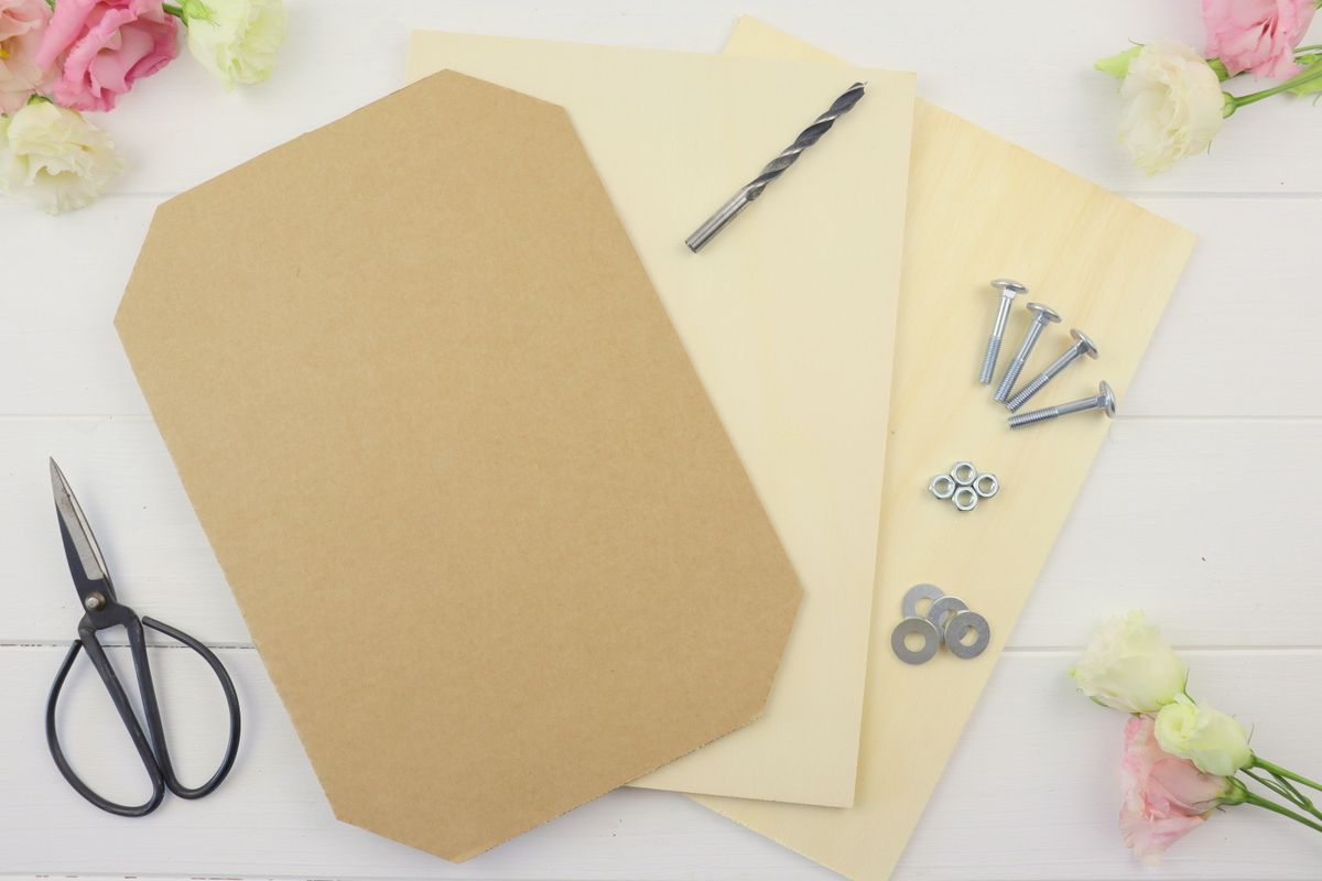 DIY selbstgebaute Blumenpresse aus Holz