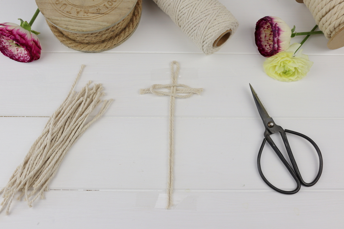 DIY - selbstgemachte Makramee Feder aus Makramee Garn