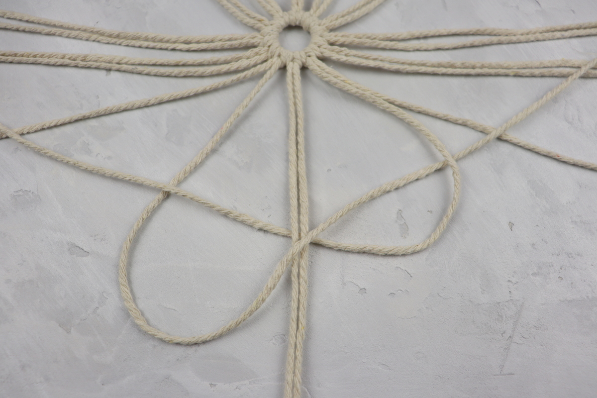 DIY - selbstgeknüpfte Makramee Schneeflocke