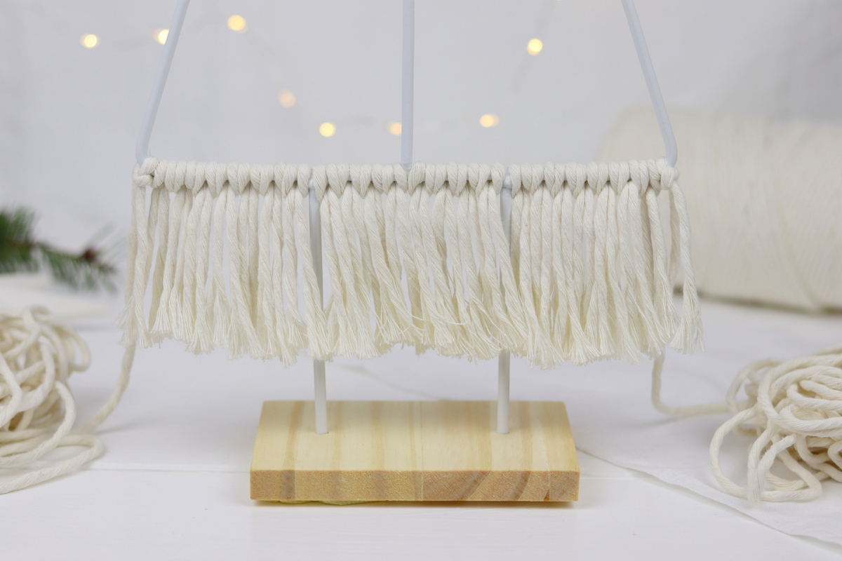 DIY Anleitung: selbstgemachte Makramee Tannenbäume 
