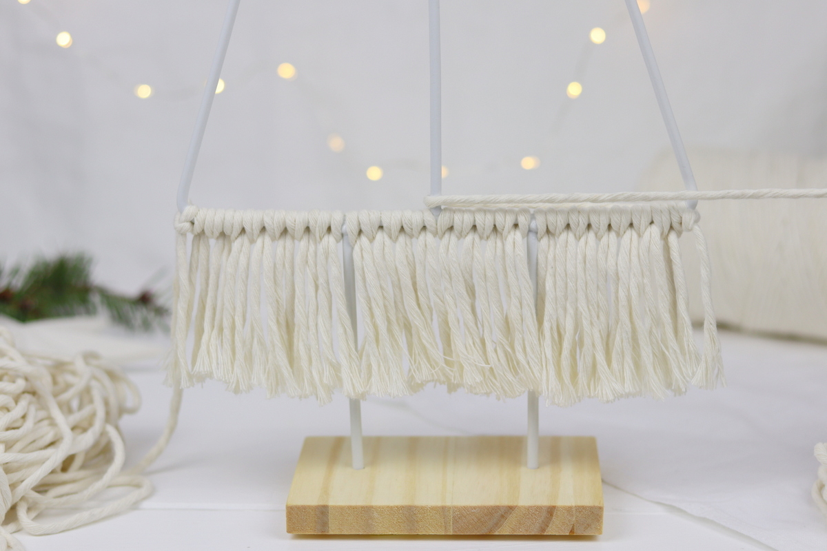 DIY Anleitung: selbstgemachte Makramee Tannenbäume 