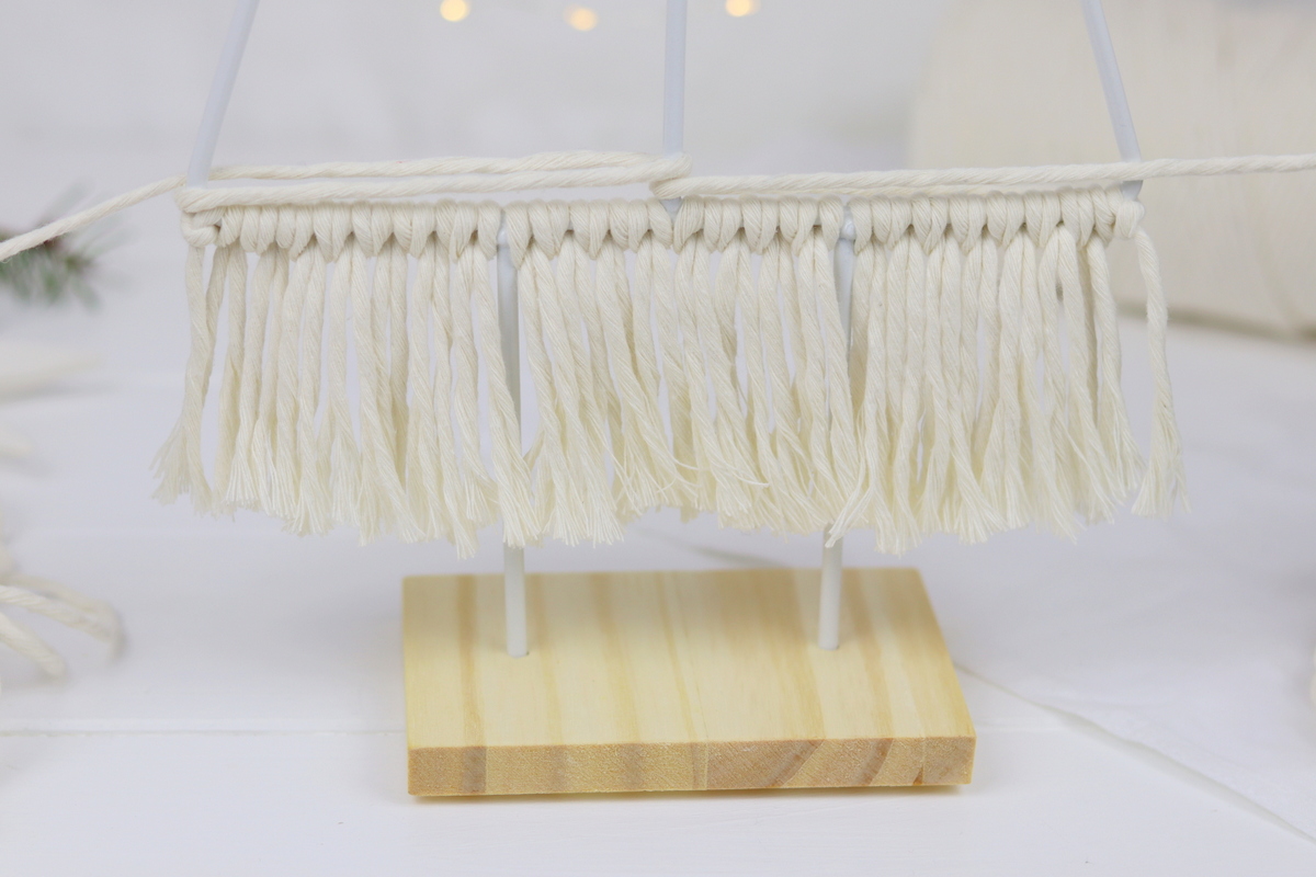 DIY Anleitung: selbstgemachte Makramee Tannenbäume 