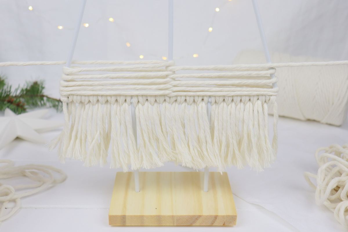 DIY Anleitung: selbstgemachte Makramee Tannenbäume 