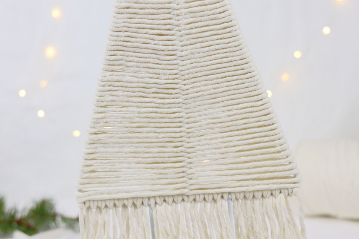 DIY Anleitung: selbstgemachte Makramee Tannenbäume 