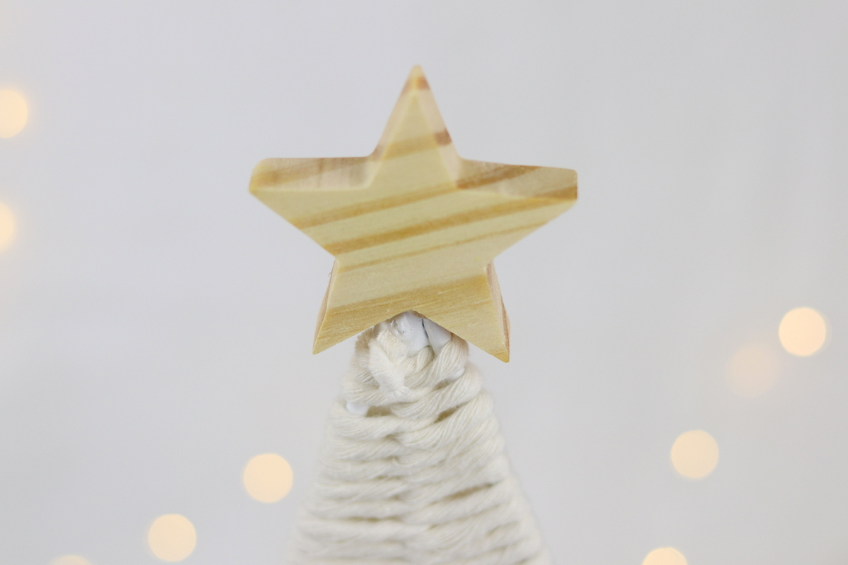 DIY Anleitung: selbstgemachte Makramee Tannenbäume 