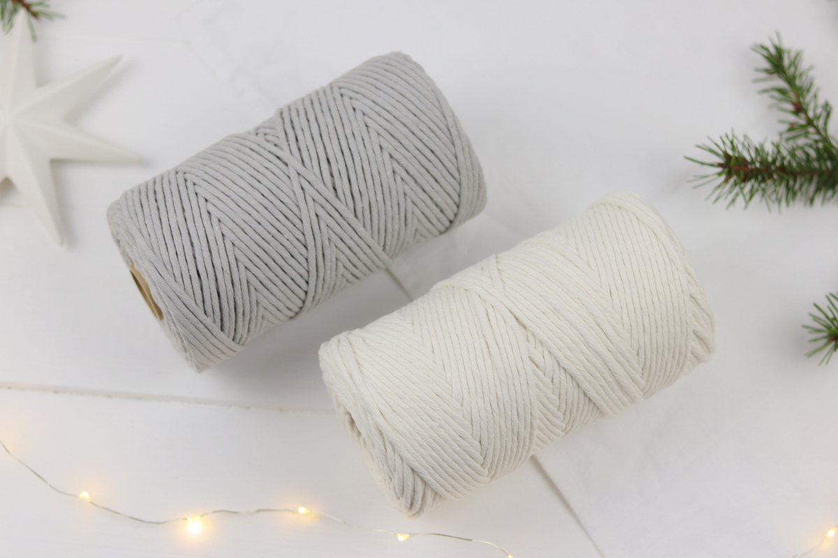 DIY Anleitung: selbstgemachte Makramee Tannenbäume 