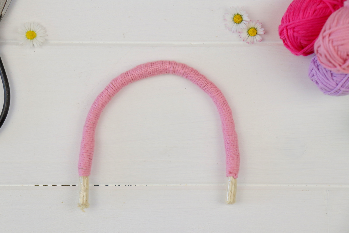 DIY - selbstgemachter, bunter Makramme Regenbogen / Fiber Rainbow