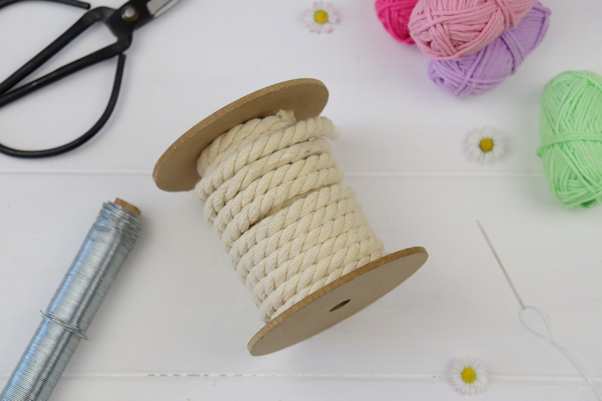 DIY - selbstgemachter, bunter Makramme Regenbogen / Fiber Rainbow