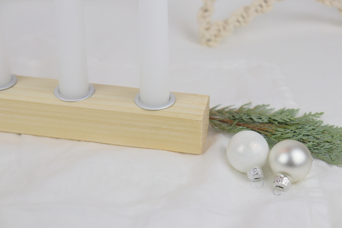 DIY - selbstgemachter Kerzenständer / Kerzenhalter aus Holz mit Stabkerzen