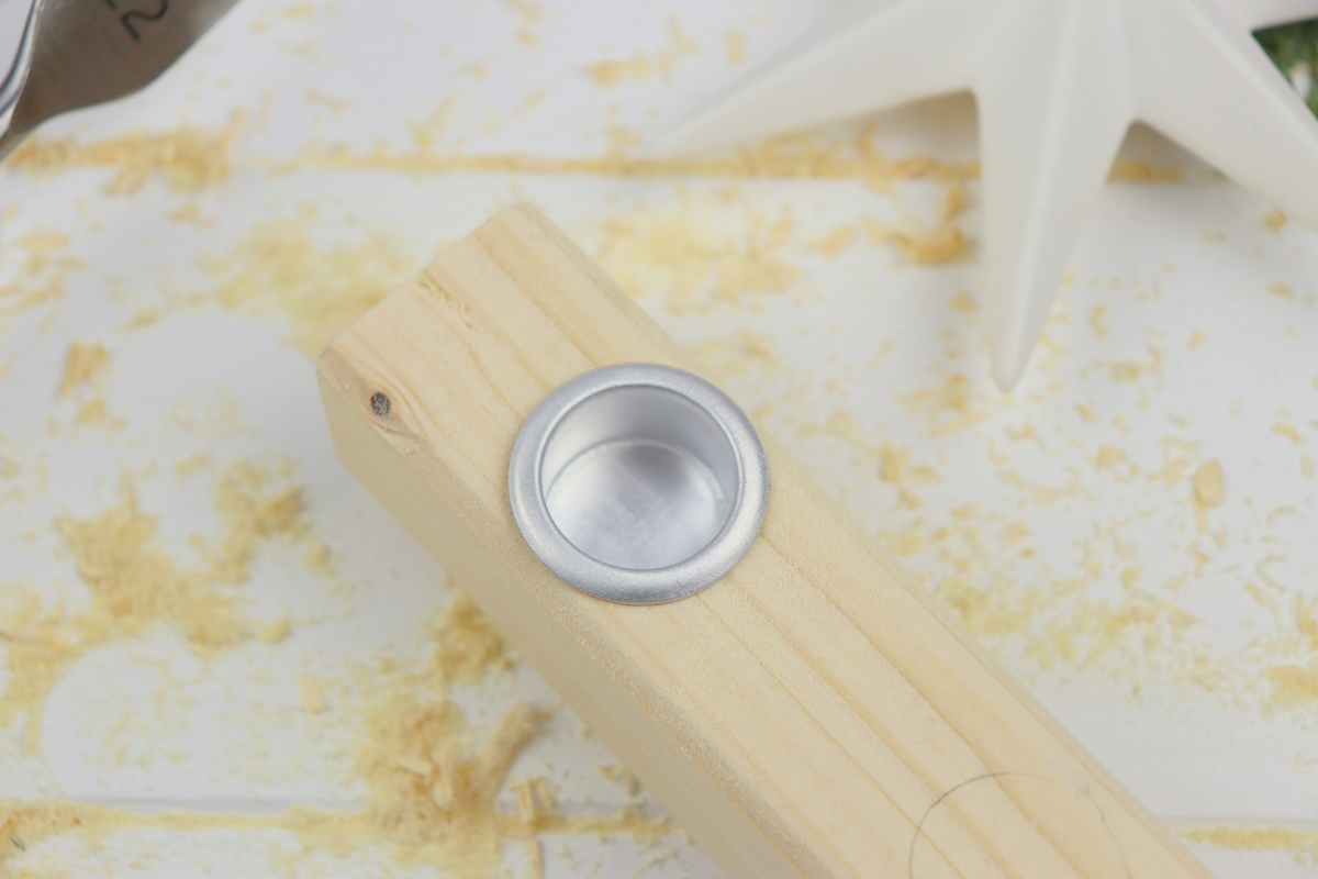 DIY - selbstgemachter Kerzenständer / Kerzenhalter aus Holz mit Stabkerzen