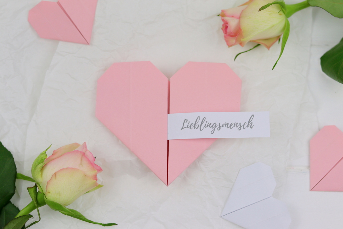 DIY - Origami Herz aus Papier einfach selber machen / falten