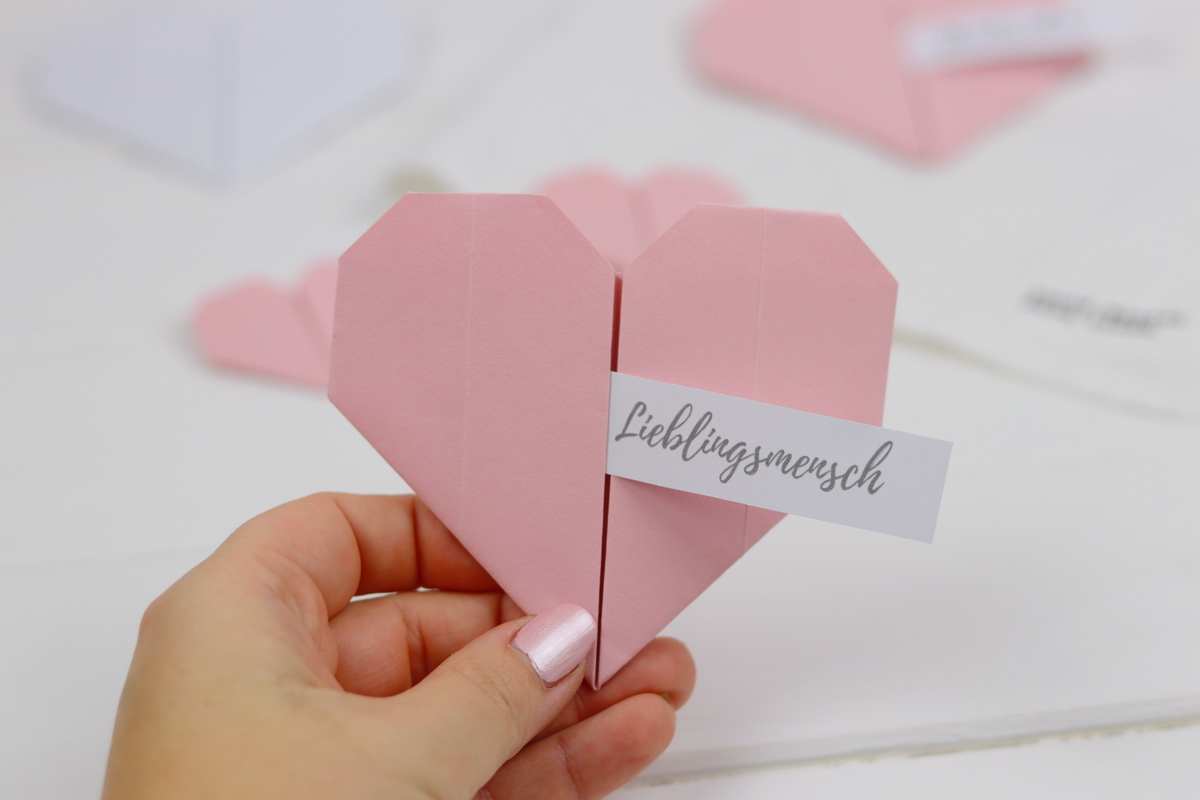 DIY - Origami Herz aus Papier einfach selber machen / falten