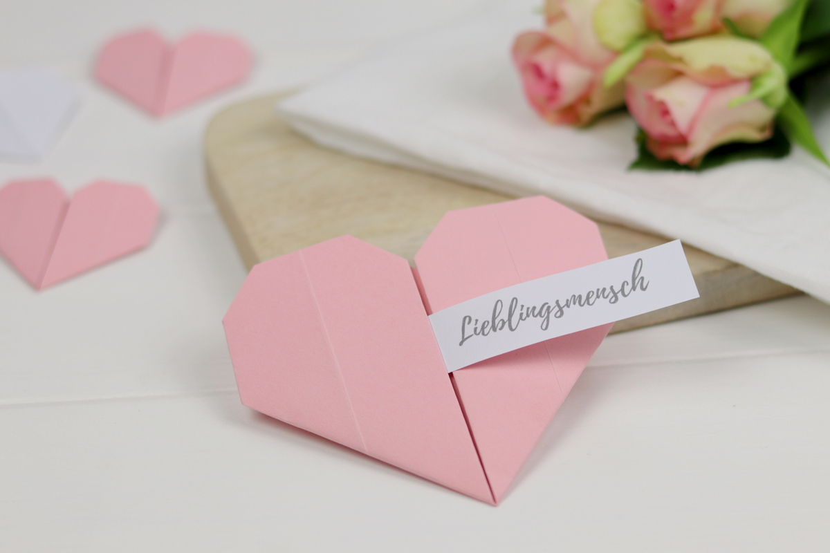DIY - Origami Herz aus Papier einfach selber machen / falten