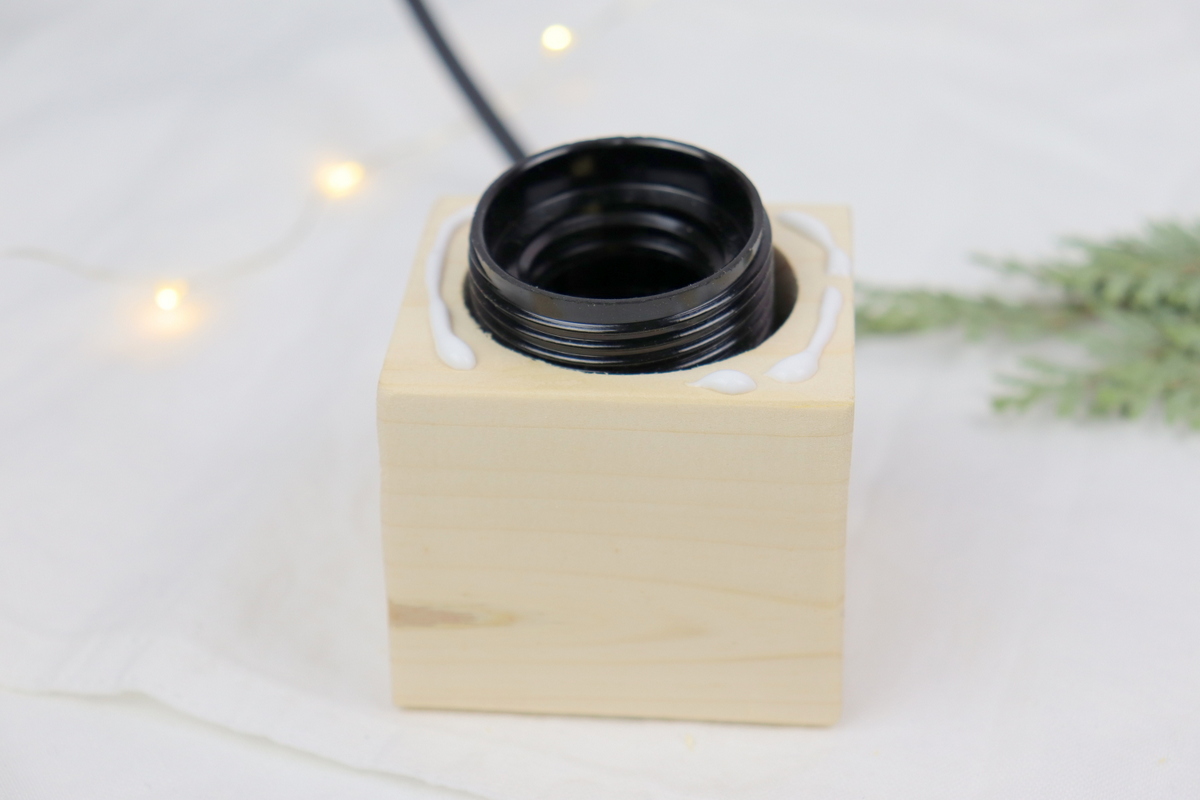 DIY - selbstgebaute Lampe in Tannenbaumform - für Weihnachten