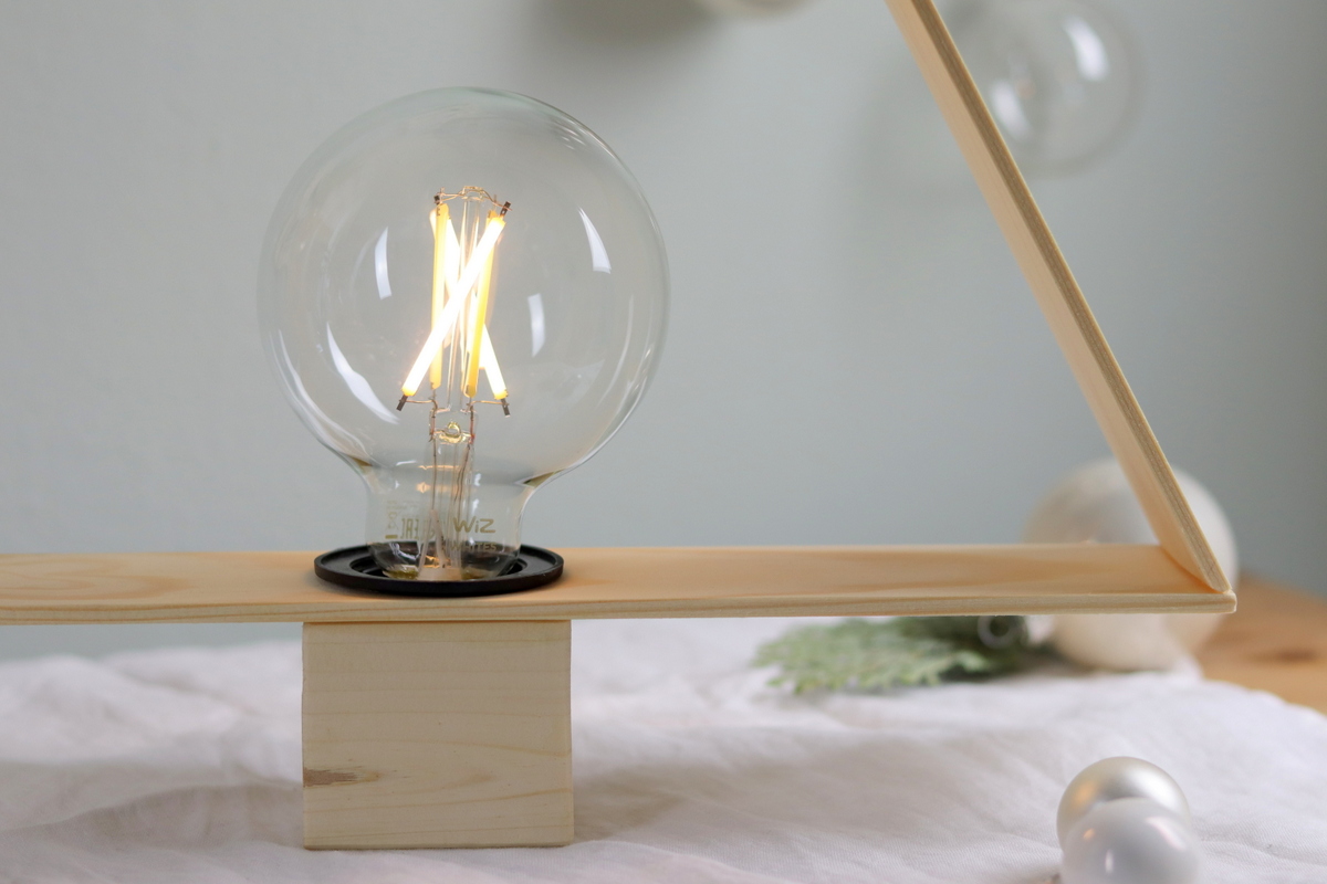 DIY - selbstgebaute Lampe in Tannenbaumform - für Weihnachten