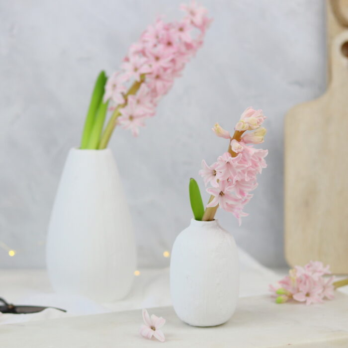 DIY Vasen Upcycling mit selbstgemachter Keramikfarbe