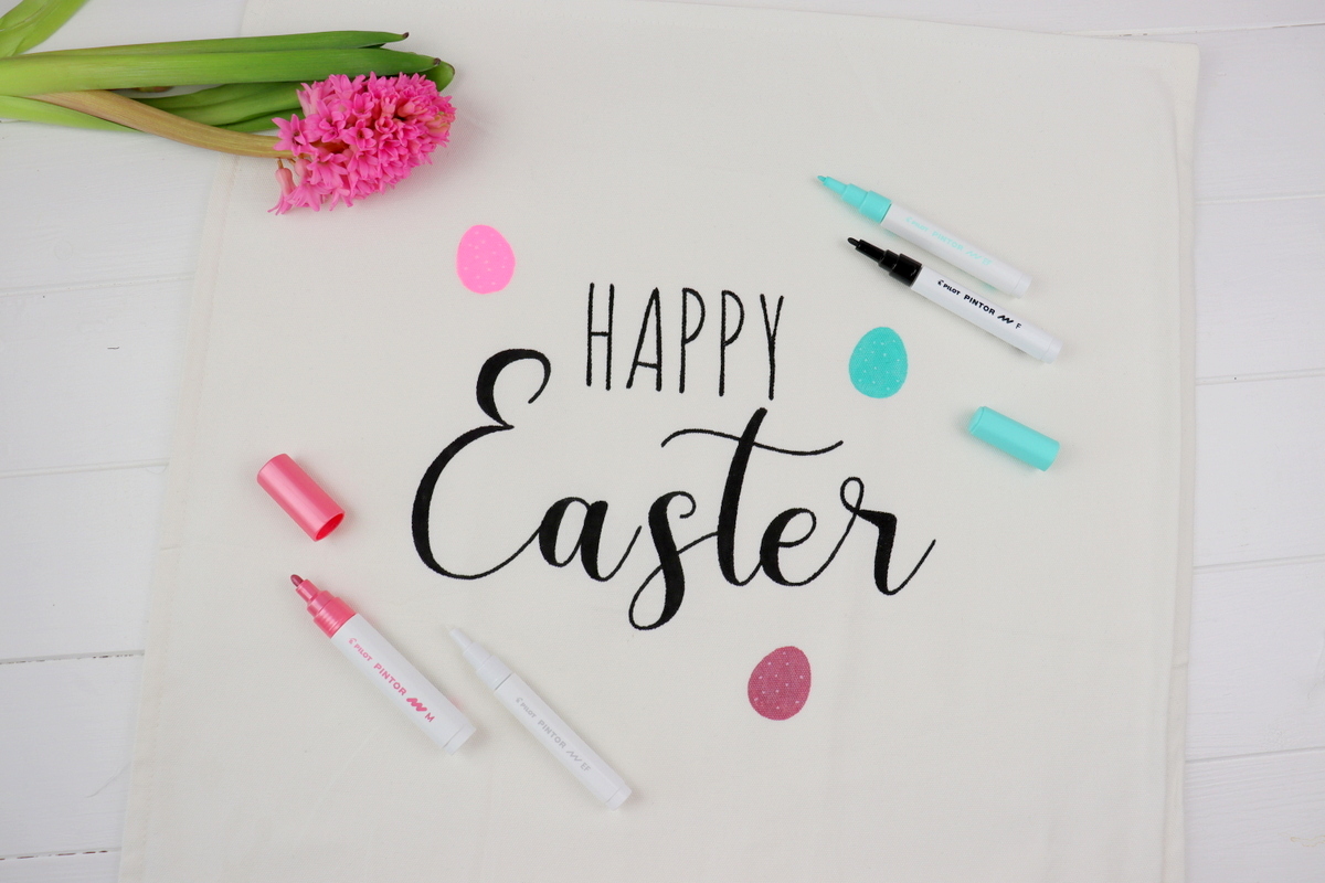 selbstbemalte Kissen / Kissenbezüge mit Ostermotiv