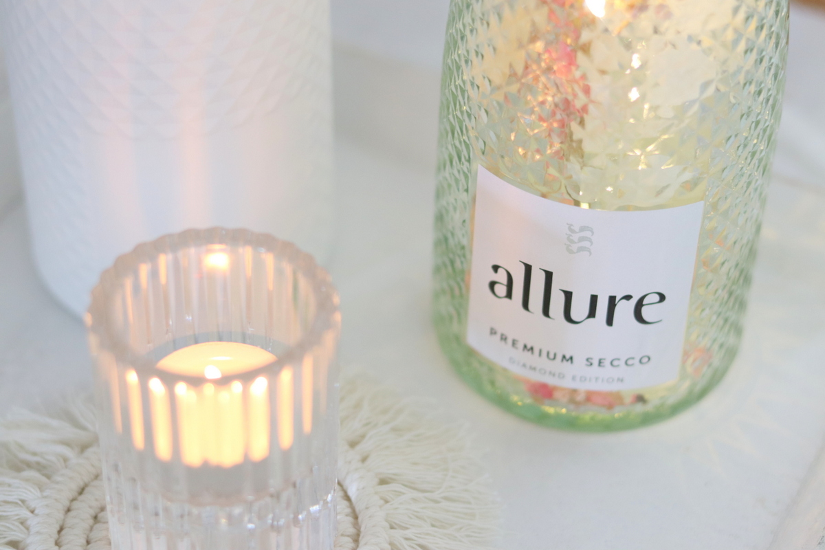 DIY Flaschen Upcycling in 2 Varianten mit Sprühkreidefarbe und Trockenblumen