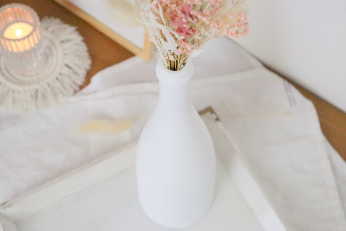 DIY Flaschen Upcycling in 2 Varianten mit Sprühkreidefarbe und Trockenblumen