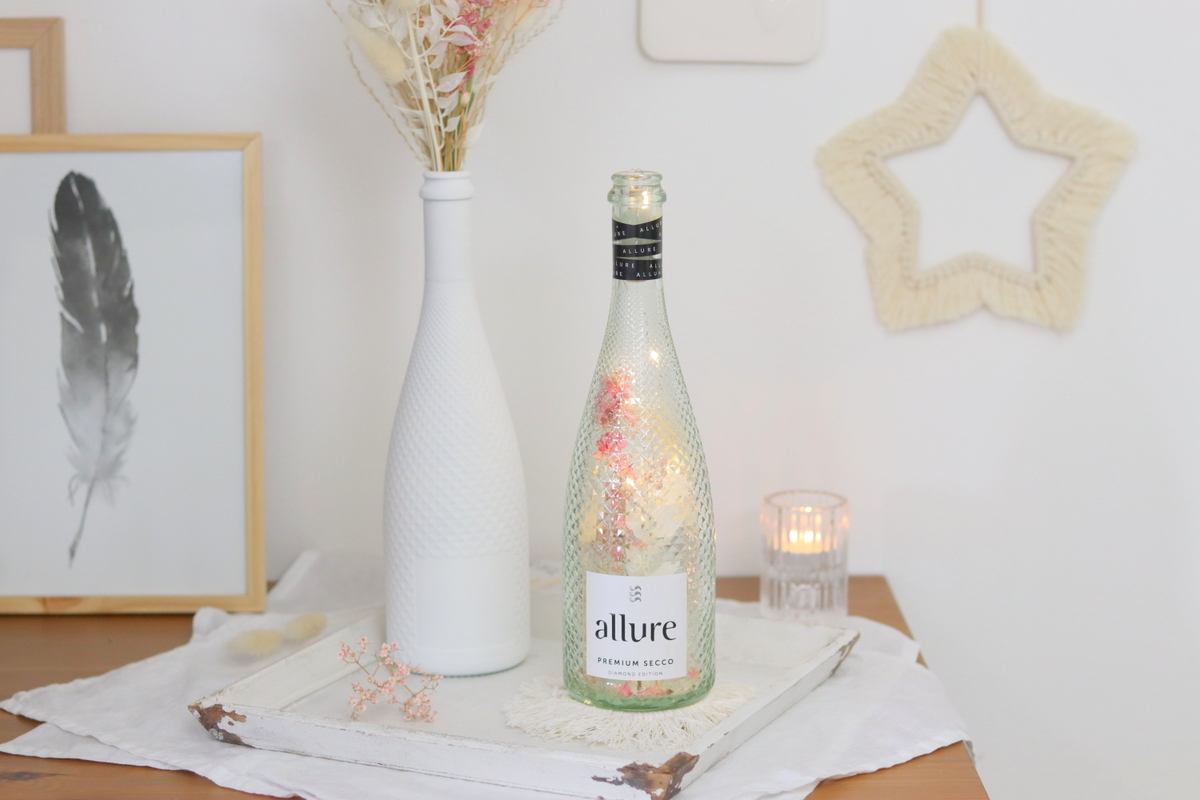 DIY Flaschen Upcycling in 2 Varianten mit Sprühkreidefarbe und Trockenblumen