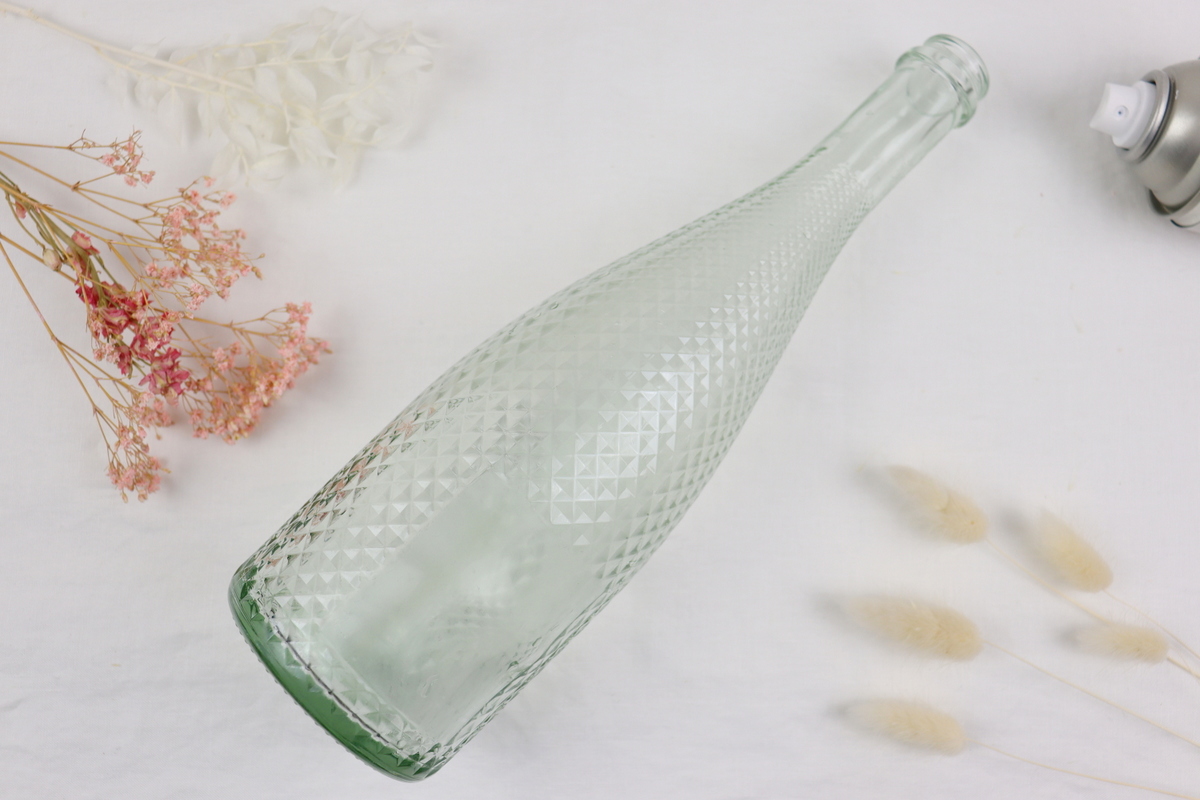 DIY Flaschen Upcycling in 2 Varianten mit Sprühkreidefarbe und Trockenblumen