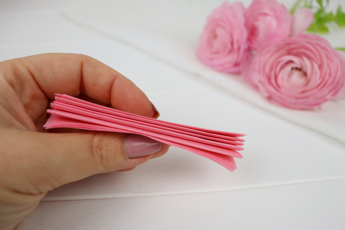 DIY selbstgemachte Flowerbox / Blumenbox / Rosenbox mit Blumen aus Papier (Blumenseide)