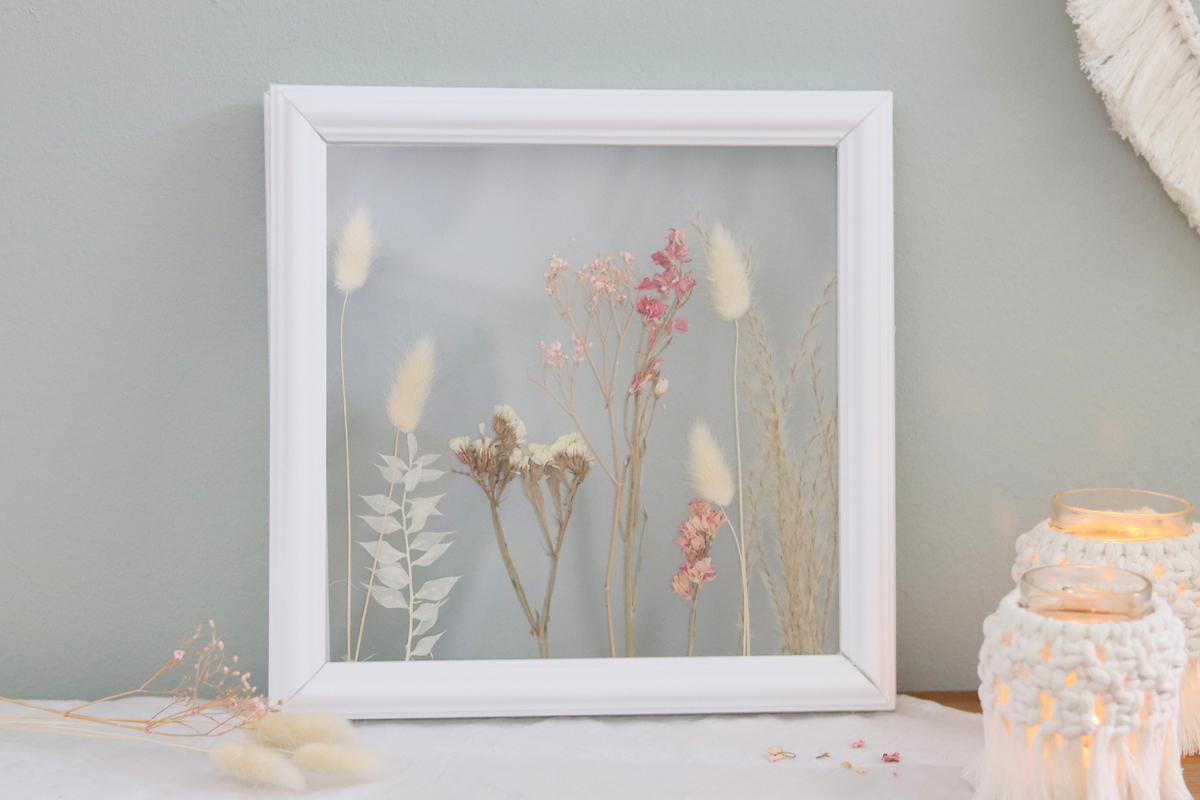 DIY selbstgemachte Doppelglas Bilderrahmen aus Plexiglas und Stuck mit Trockenblumen