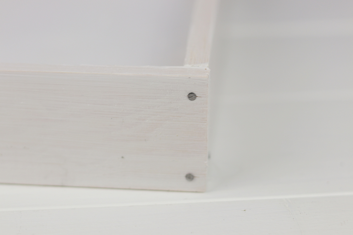 DIY selbstgebautes Vogelhaus mit bepflanzten Dach