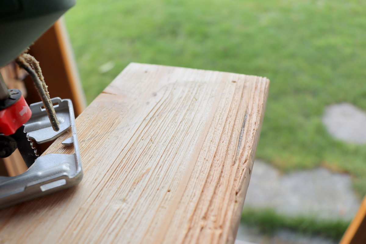 DIY Holz selber altern lassen mit Holz-Struktur-Bürste und Farbe und daraus einen Spiegel bauen