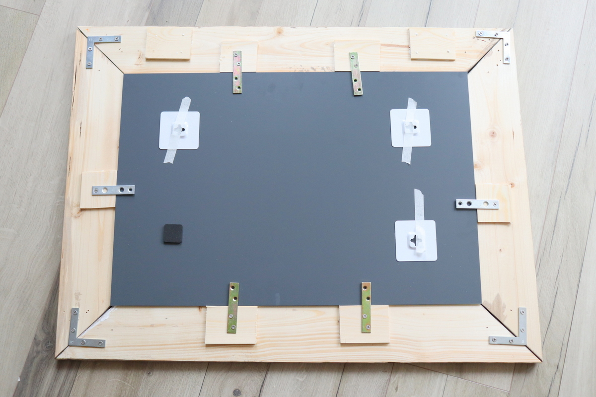 DIY Holz selber altern lassen mit Holz-Struktur-Bürste und Farbe und daraus einen Spiegel bauen