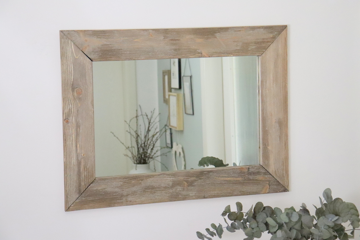 DIY Holz selber altern lassen mit Holz-Struktur-Bürste und Farbe und daraus einen Spiegel bauen