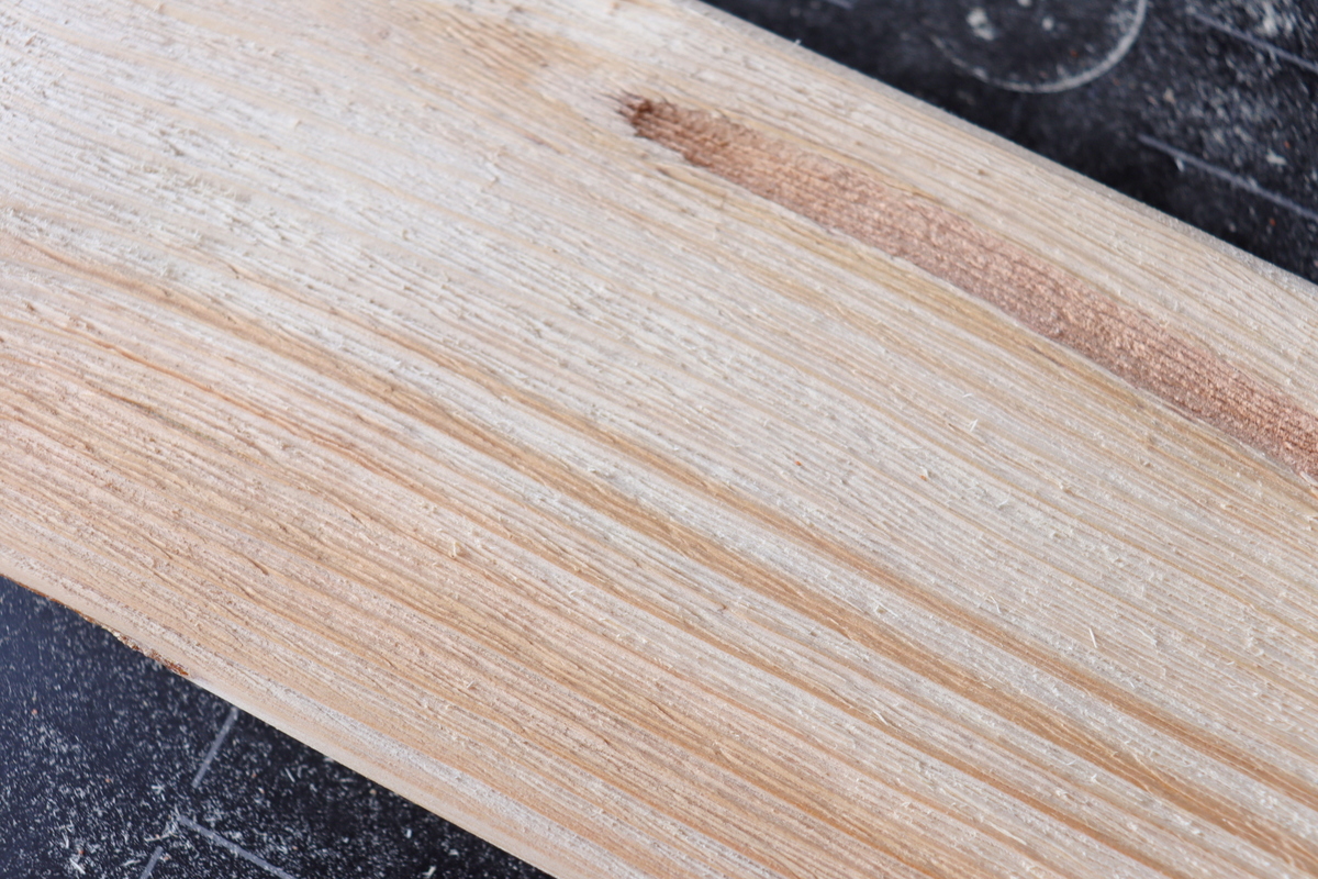 DIY Holz selber altern lassen mit Holz-Struktur-Bürste und Farbe und daraus einen Spiegel bauen