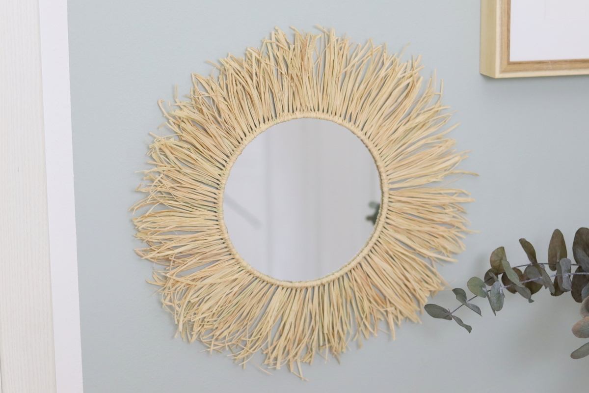 DIY - selbstgemachter runder Spiegel mit Raffia / Bast im Boho-Stil