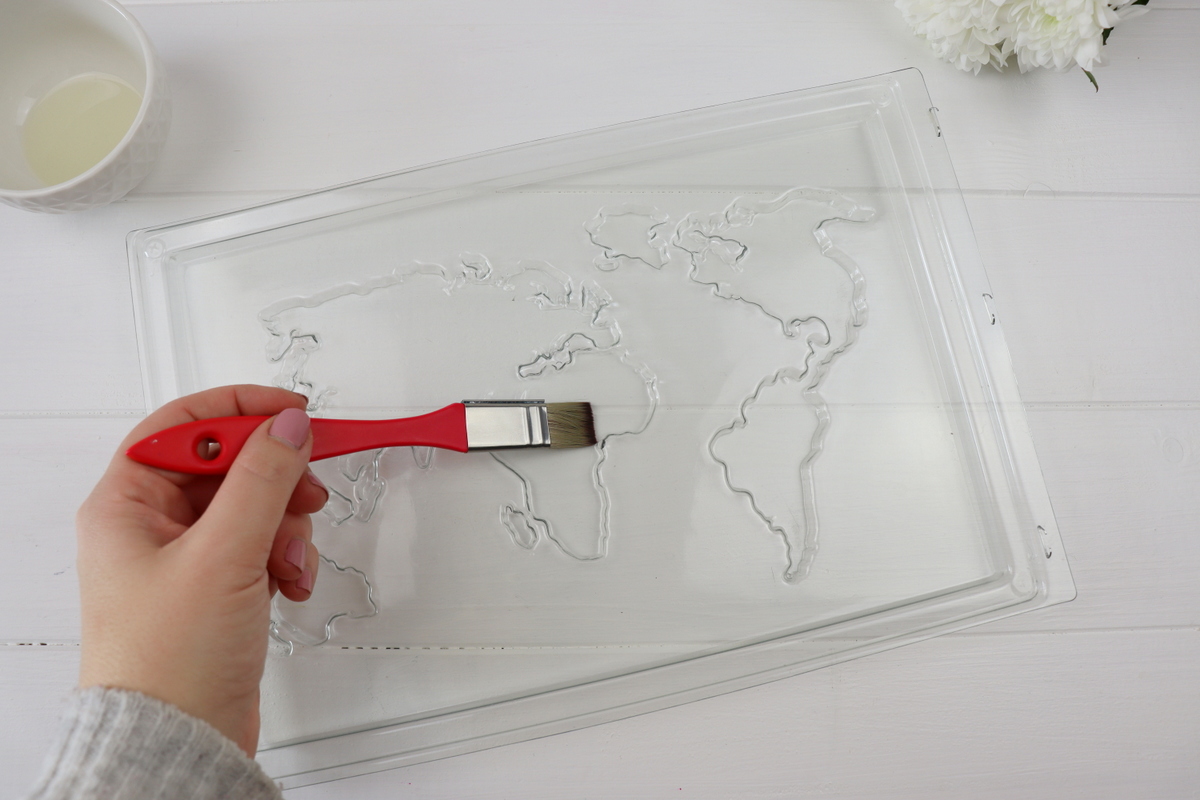 DIY - selbstgemachte Weltkarte aus Raysin