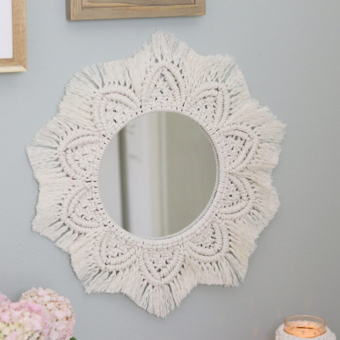 DIY - selbstgemachter / geknüpfter / geknoteter Makramee Spiegel Mandala im Boho Stil