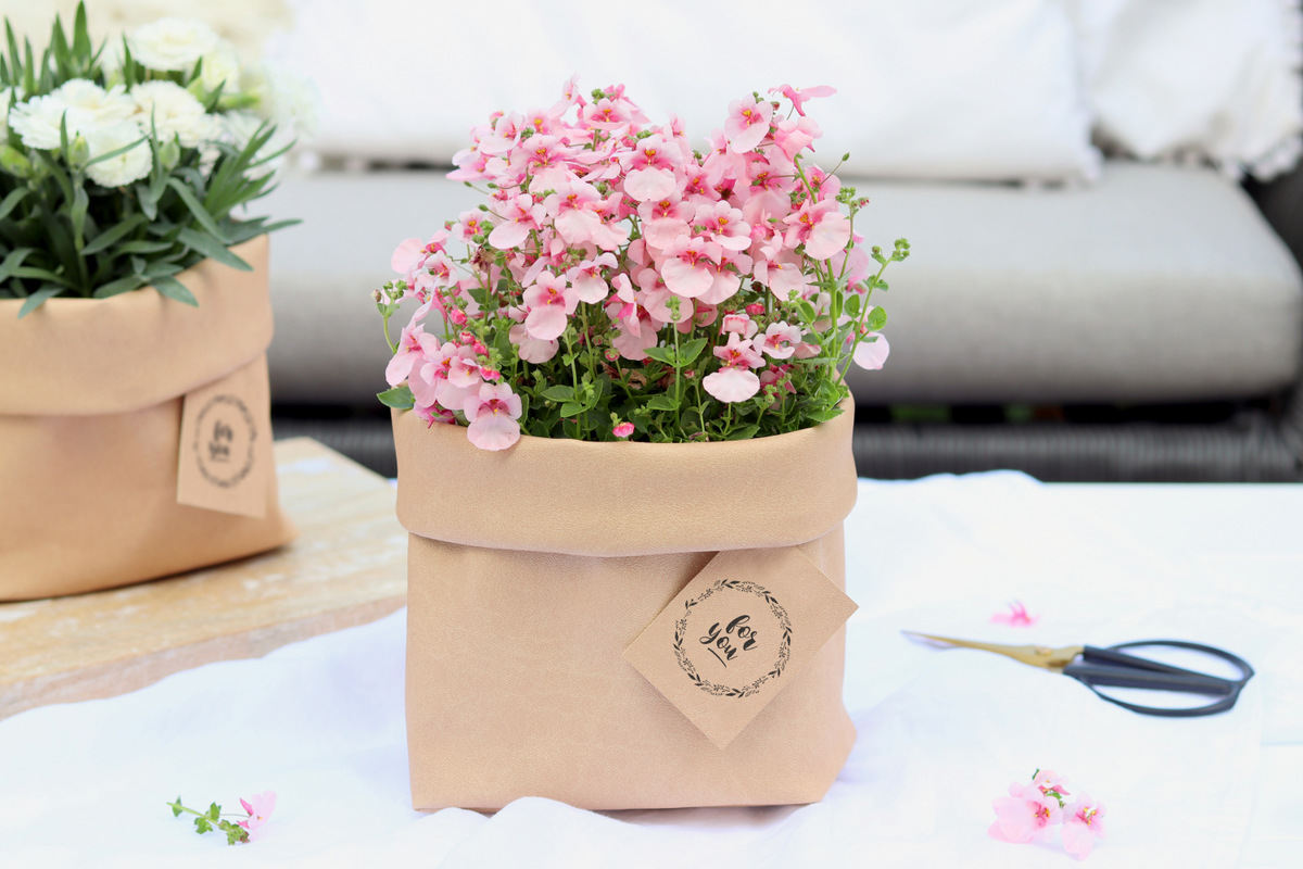 DIY - selbstgenähtes Utensilo aus Kunstleder als Blumentopf zum Verschenken, Aufbewahrungskorb oder Brotkorb
