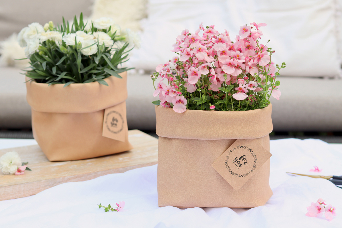 DIY - selbstgenähtes Utensilo aus Kunstleder als Blumentopf zum Verschenken, Aufbewahrungskorb oder Brotkorb