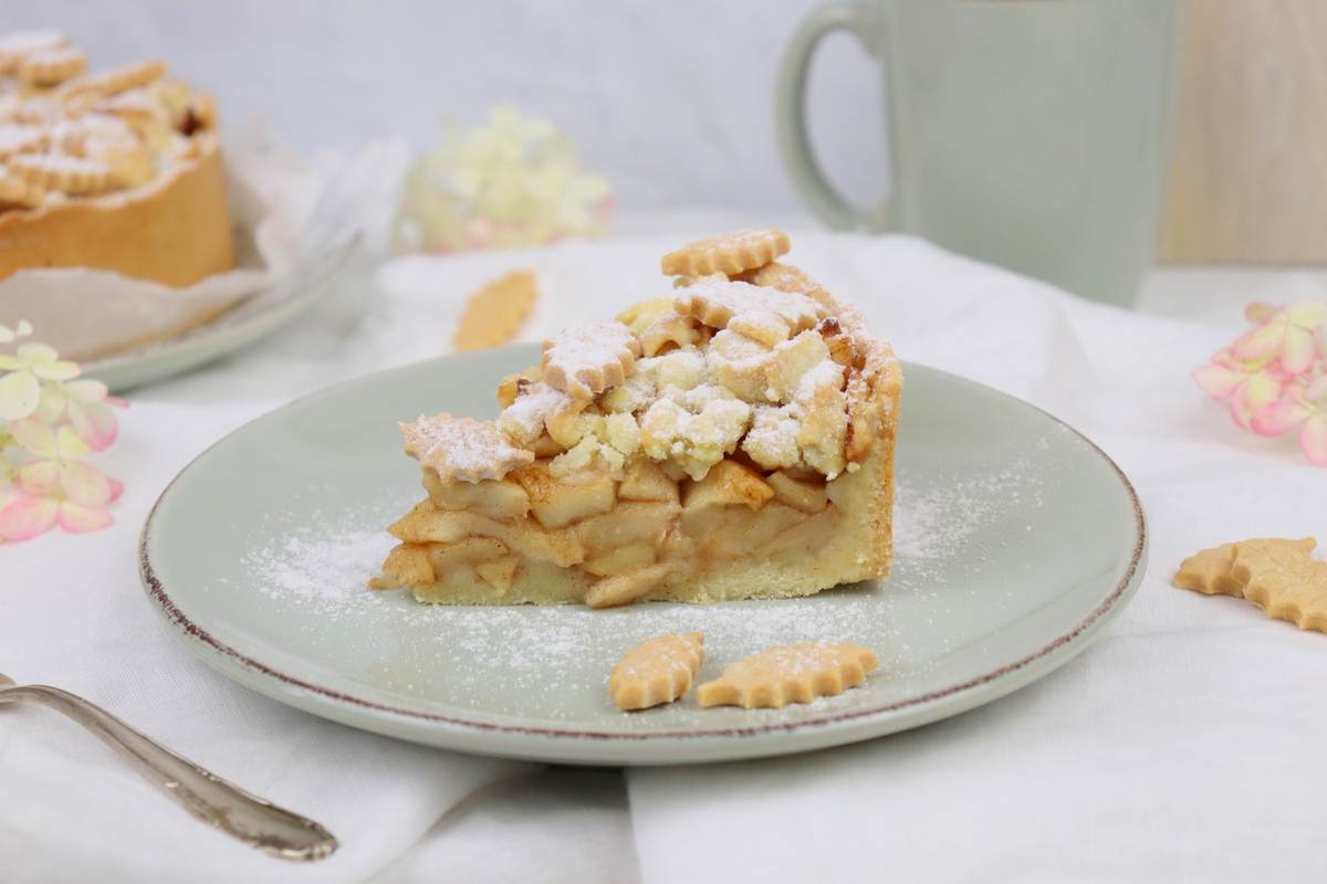 Rezept - saftiger, leckerer, herbstlicher Apfelkuchen mit Butterbröseln