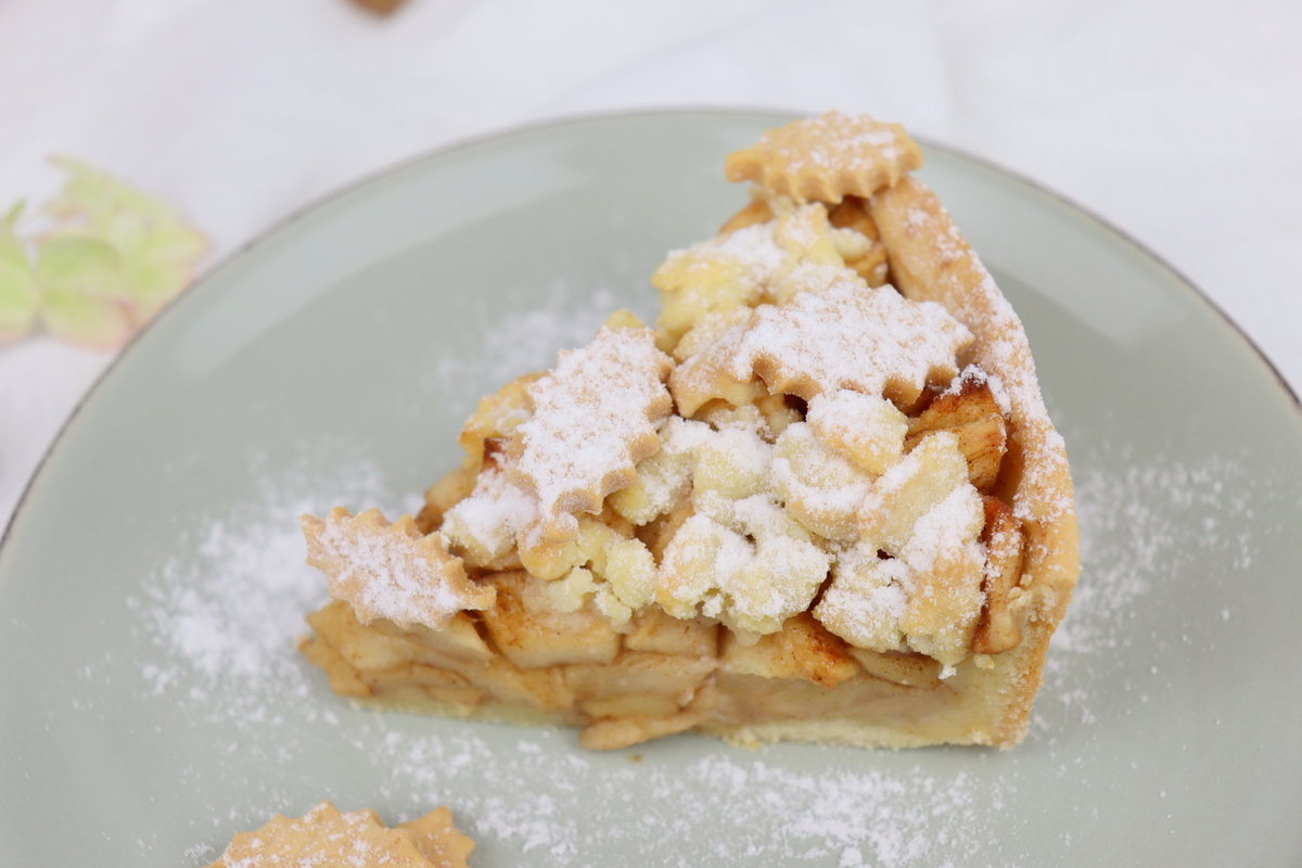 Rezept - saftiger, leckerer, herbstlicher Apfelkuchen mit Butterbröseln