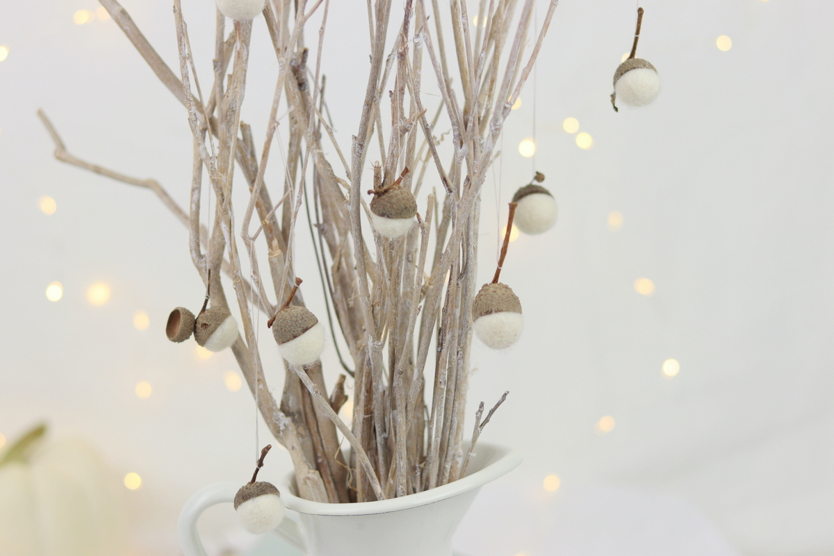 DIY Anleitung - Kugeln aus Filz selber machen und Filzeicheln basteln