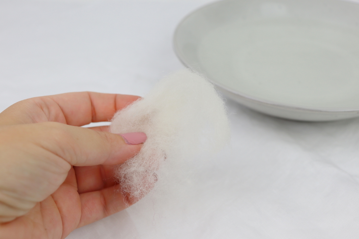 DIY Anleitung - Kugeln aus Filz selber machen und Filzeicheln basteln