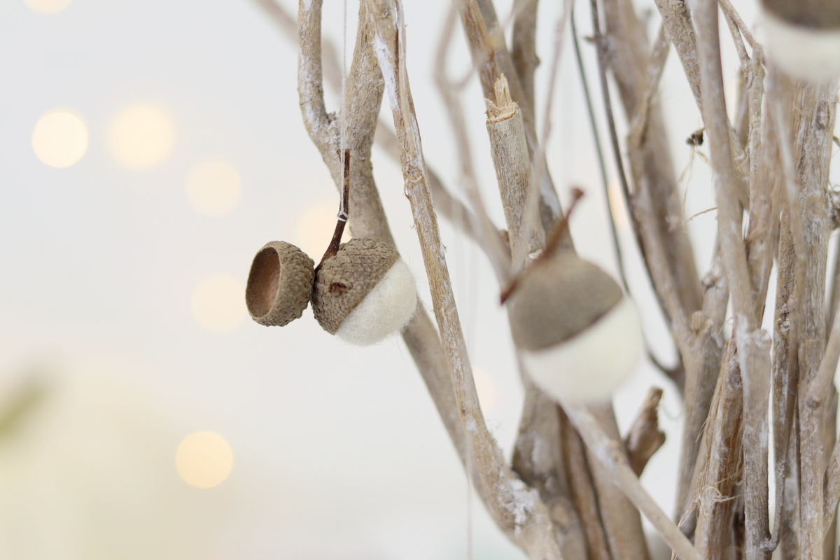 DIY Anleitung - Kugeln aus Filz selber machen und Filzeicheln basteln