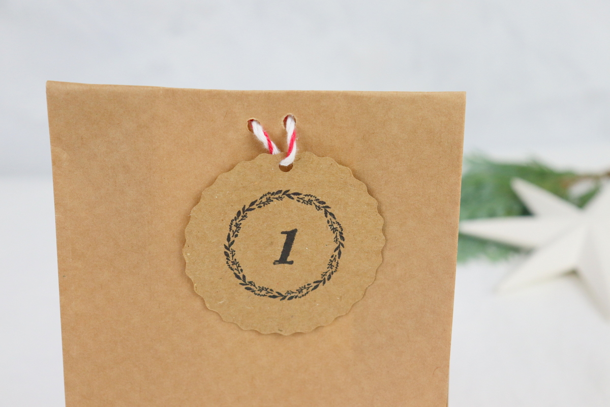 DIY selbstgemachter Adventskalender aus Tüten / Papiertüten